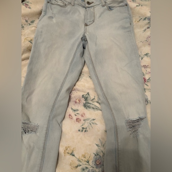 True Craft midrise distressed skinny Jean 3 - Picture 8 of 8